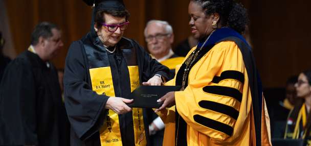 Billie Jean King, 82, earns a college degree 65 years after starting at Cal State LA