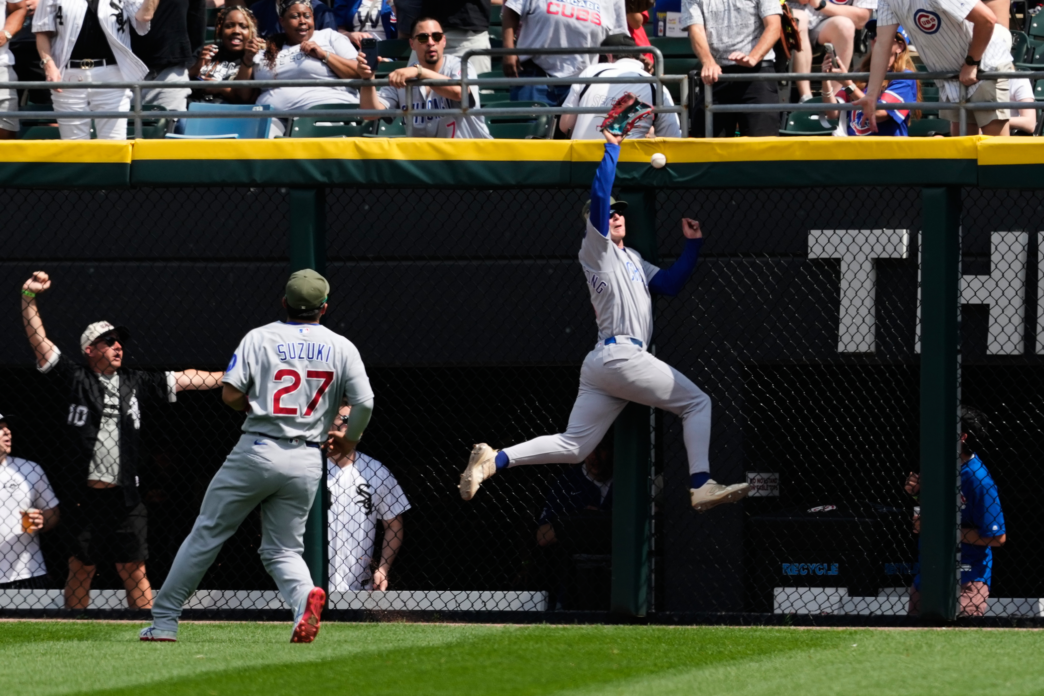 Cubs' Pete Crow-Armstrong apologizes for the words he used during a heated exchange with a fan