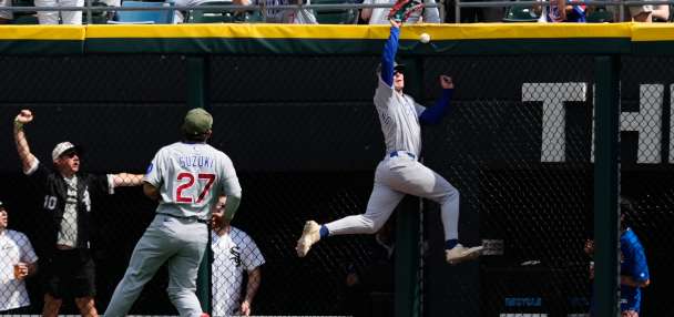 Cubs' Pete Crow-Armstrong apologizes for the words he used during a heated exchange with a fan