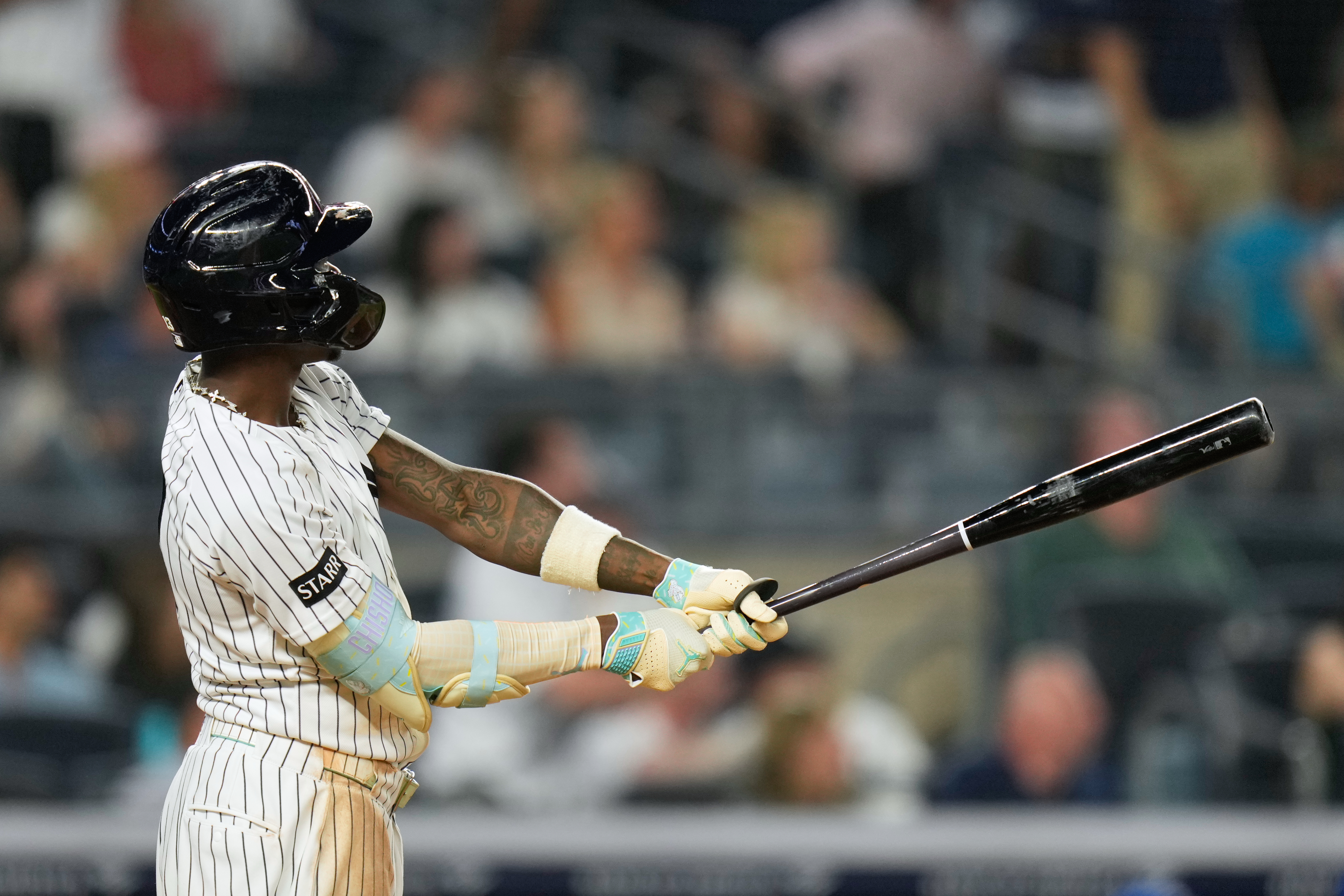 Jazz Age style: Chisholm borrows Stanton's baggy pants, Caballero's bat to spark turnaround