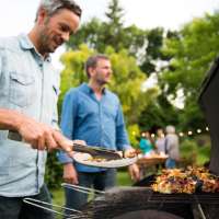 Try these affordable ideas to prep for a crowd-pleasing Memorial Day barbecue