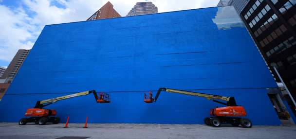 An outcry erupts as a whale mural beloved by many in Dallas is replaced with art for the World Cup