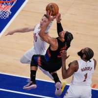 Knicks move 2 wins from the NBA Finals with a 109-93 victory over the Cavs