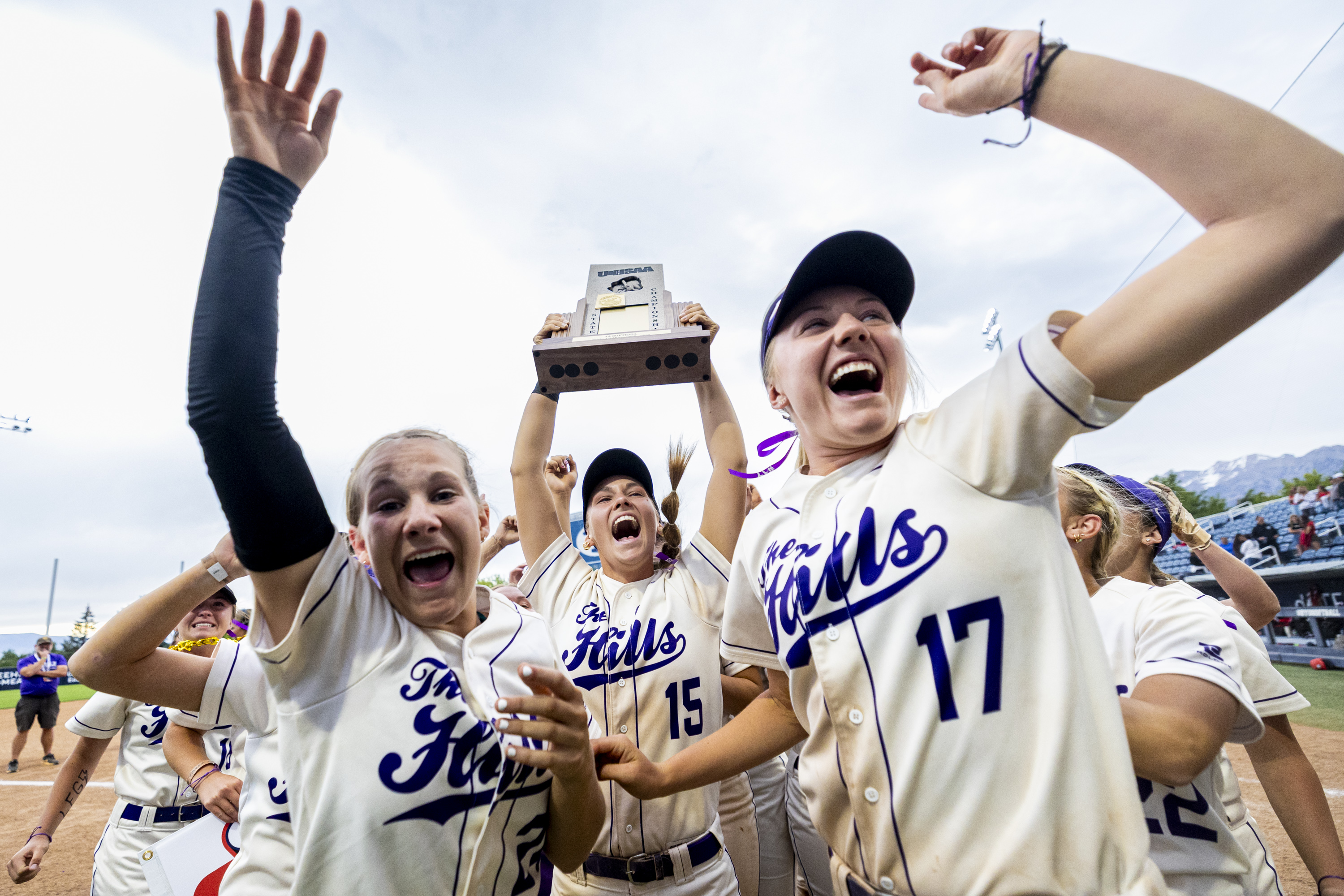 High school softball: Desert Hills sends patient senior class out on top with 4A title
