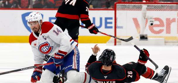 Canadiens pounce as Hurricanes emerge from long playoff break with breakdowns, miscues