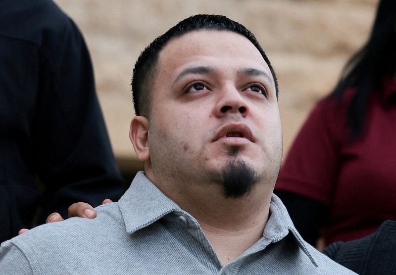 Judge dismisses Kilmar Abrego indictment, says DOJ abused power