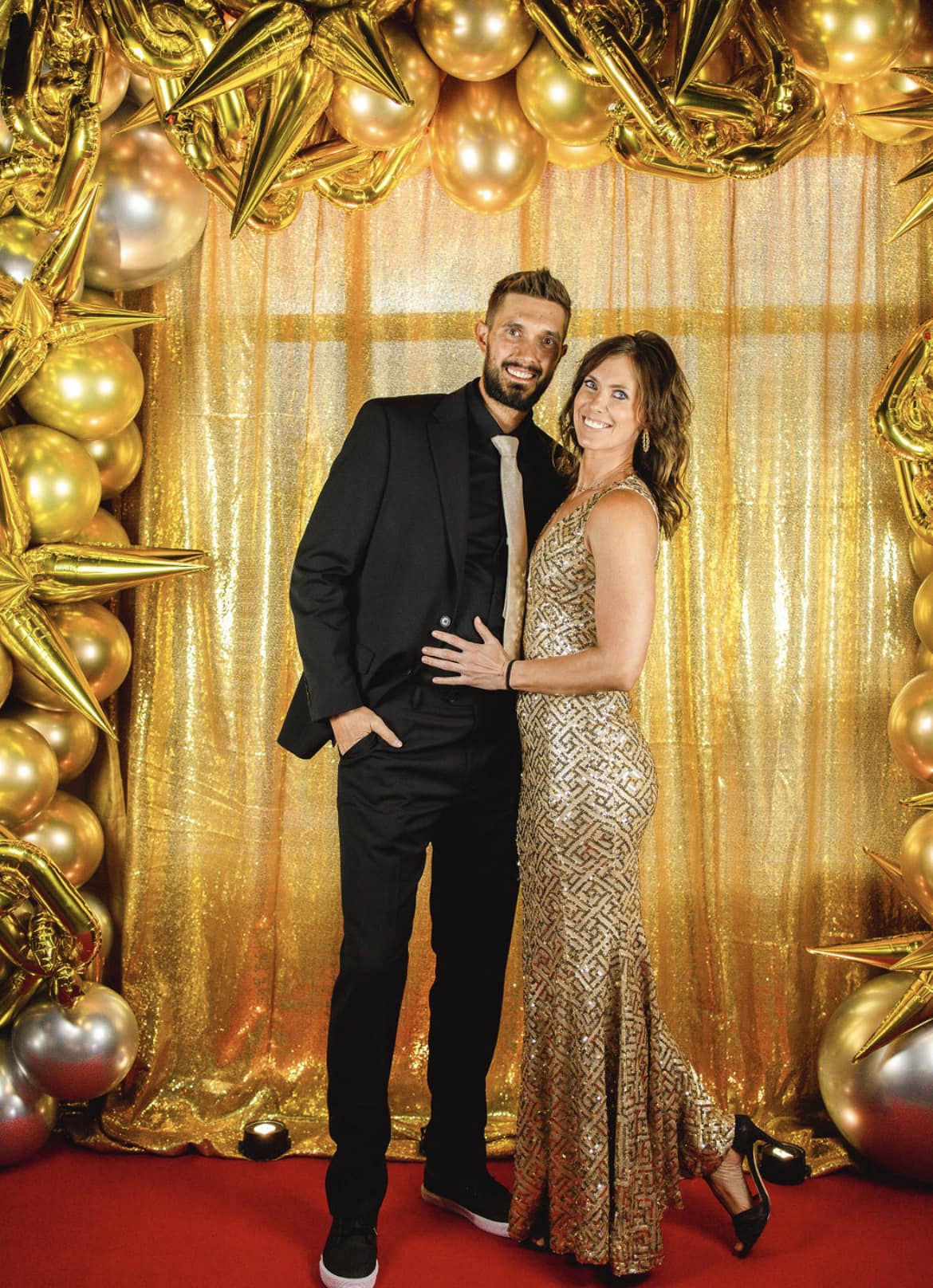 Utah couple holds 'Adult Prom' for couples seeking glamorous night out