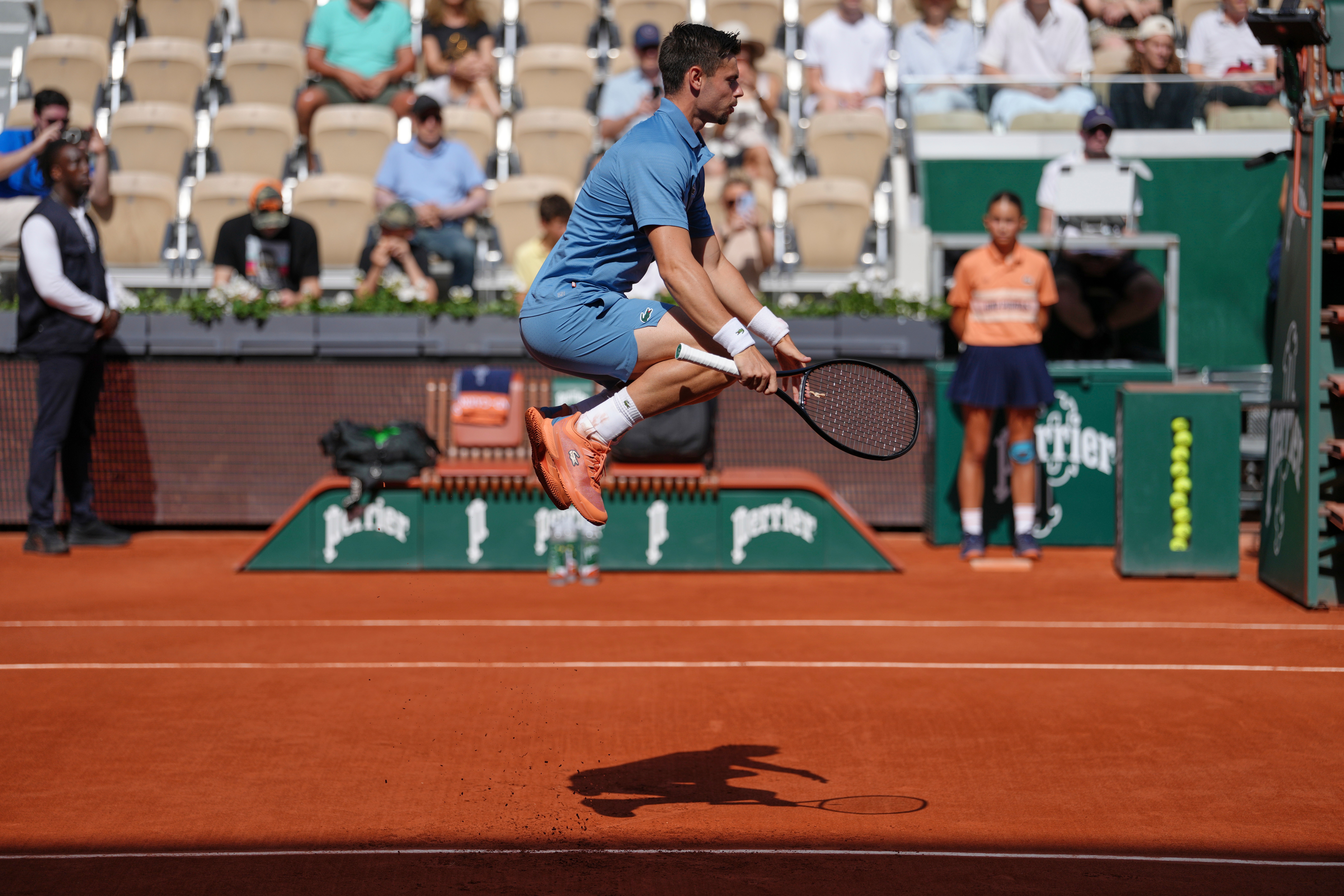 French Open starts amid a heat wave in Paris. Djokovic to play Perricard in the night match