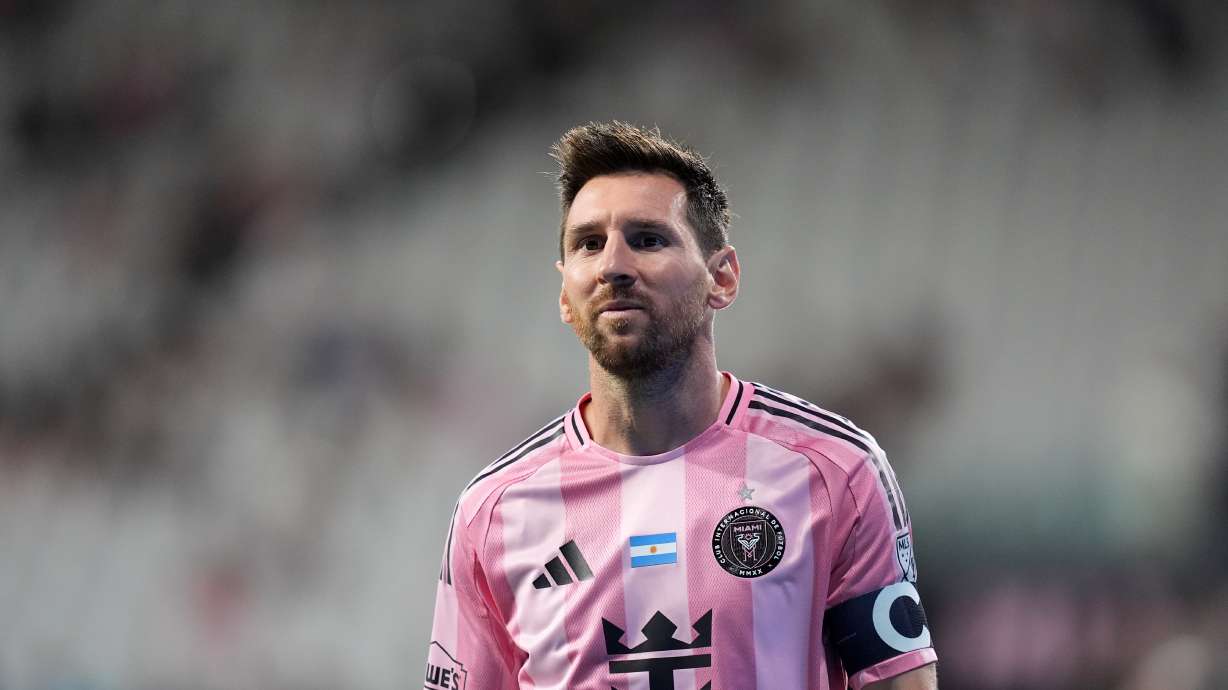 Inter Miami forward Lionel Messi (10) walks to the corner of the field to take a corner kick during the second half of an MLS soccer match against Philadelphia Union, Sunday, May 24, 2026, in Miami.