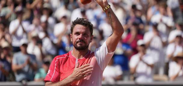 Wawrinka waves emotional goodbye to French Open after losing in first round