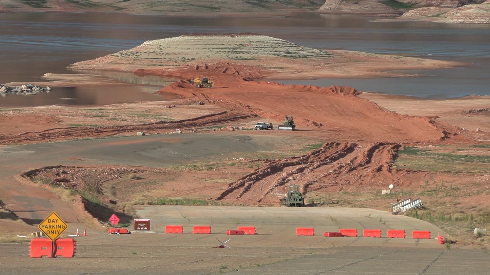 Low water at Lake Powell raises questions about boat access at Bullfrog Marina