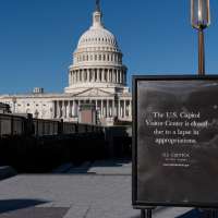 Bipartisan lawmakers want to restrict travel out of DC during government shutdowns