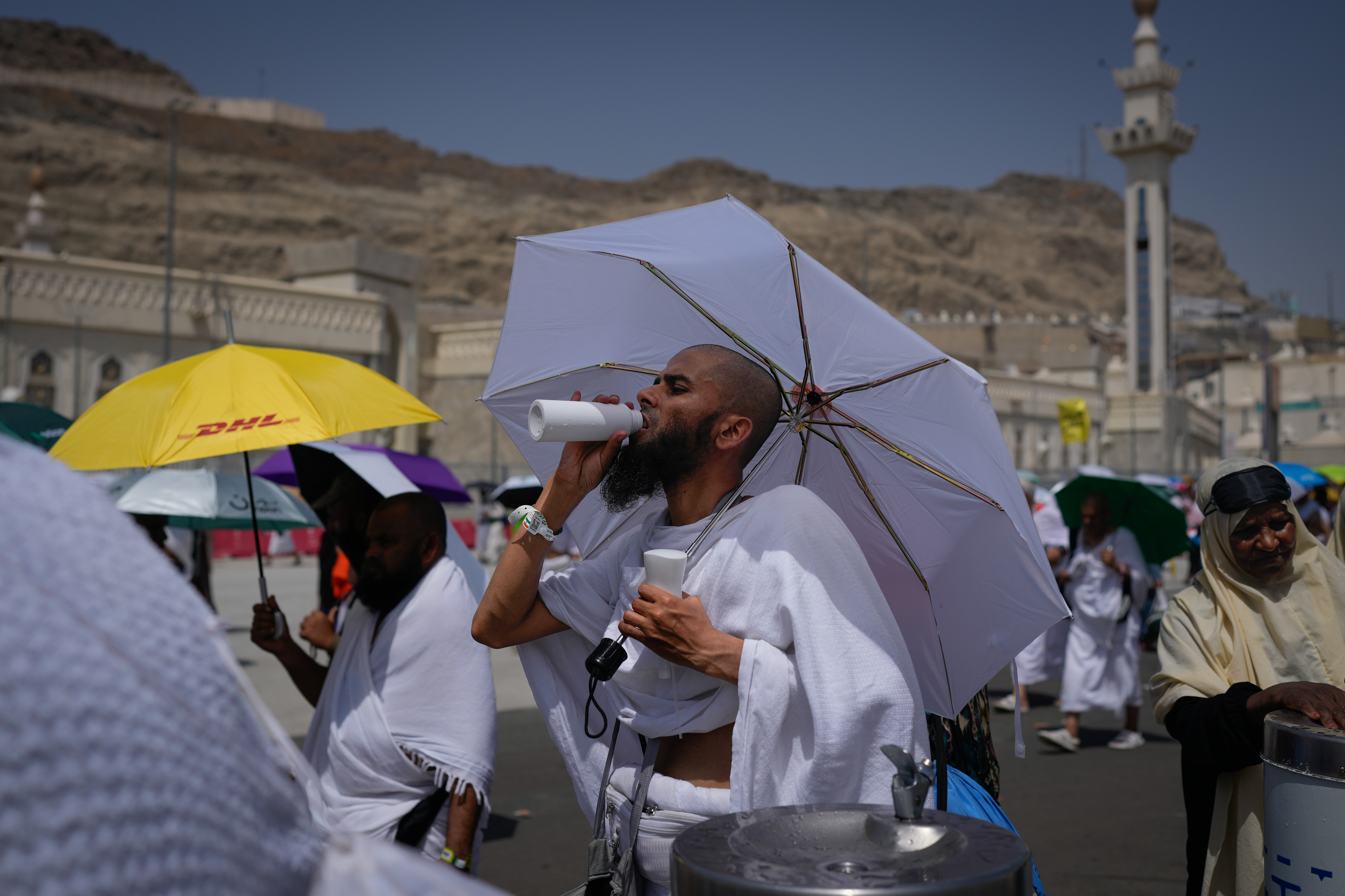 Muslim pilgrims perform Hajj rituals under intense heat as Eid al-Adha celebrations start