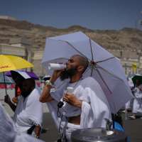 Muslim pilgrims perform Hajj rituals under intense heat as Eid al-Adha celebrations start