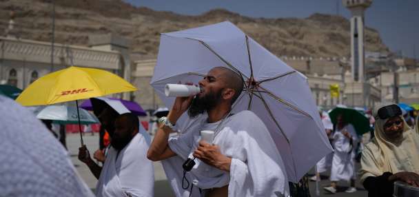 Muslim pilgrims perform Hajj rituals under intense heat as Eid al-Adha celebrations start