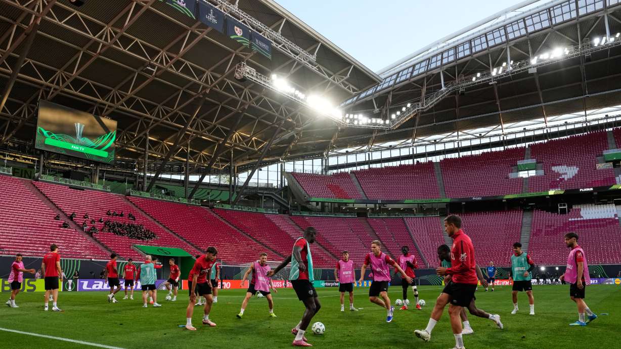 Rayo's players work out during a training session ahead of the Europa Conference League final soccer match between Crystal Palace and Rayo Vallecano in Leipzig, Germany, Tuesday, May 26, 2026.
