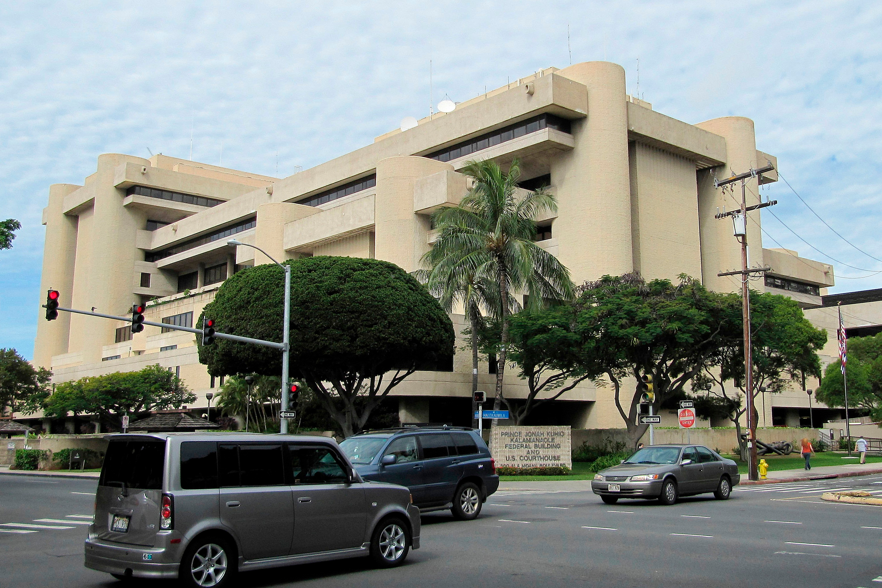 Washington tourist pleads not guilty in monk seal rock case, barred from Hawaii beaches