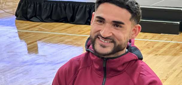 Robinson learns of World Cup berth on golf course, Roldan during club meeting, Reyna in parking lot