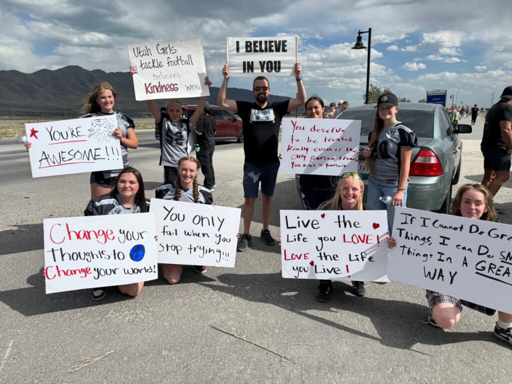 Eagle Mountain man, community tries again to set record for mile-long chain of encouragement