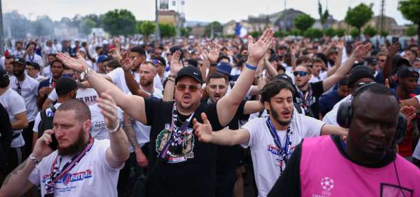 The Latest: Paris Saint-Germain and Arsenal prepare for Champions League final in Budapest