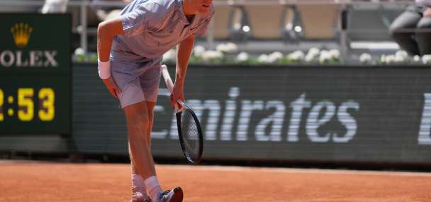 Jannik Sinner's French Open defeat was latest in series of issues with heat and cramps