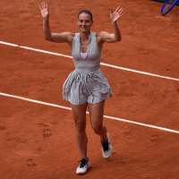 Marta Kostyuk stuns 4-time champion Iga Swiatek on big day for Ukraine at French Open