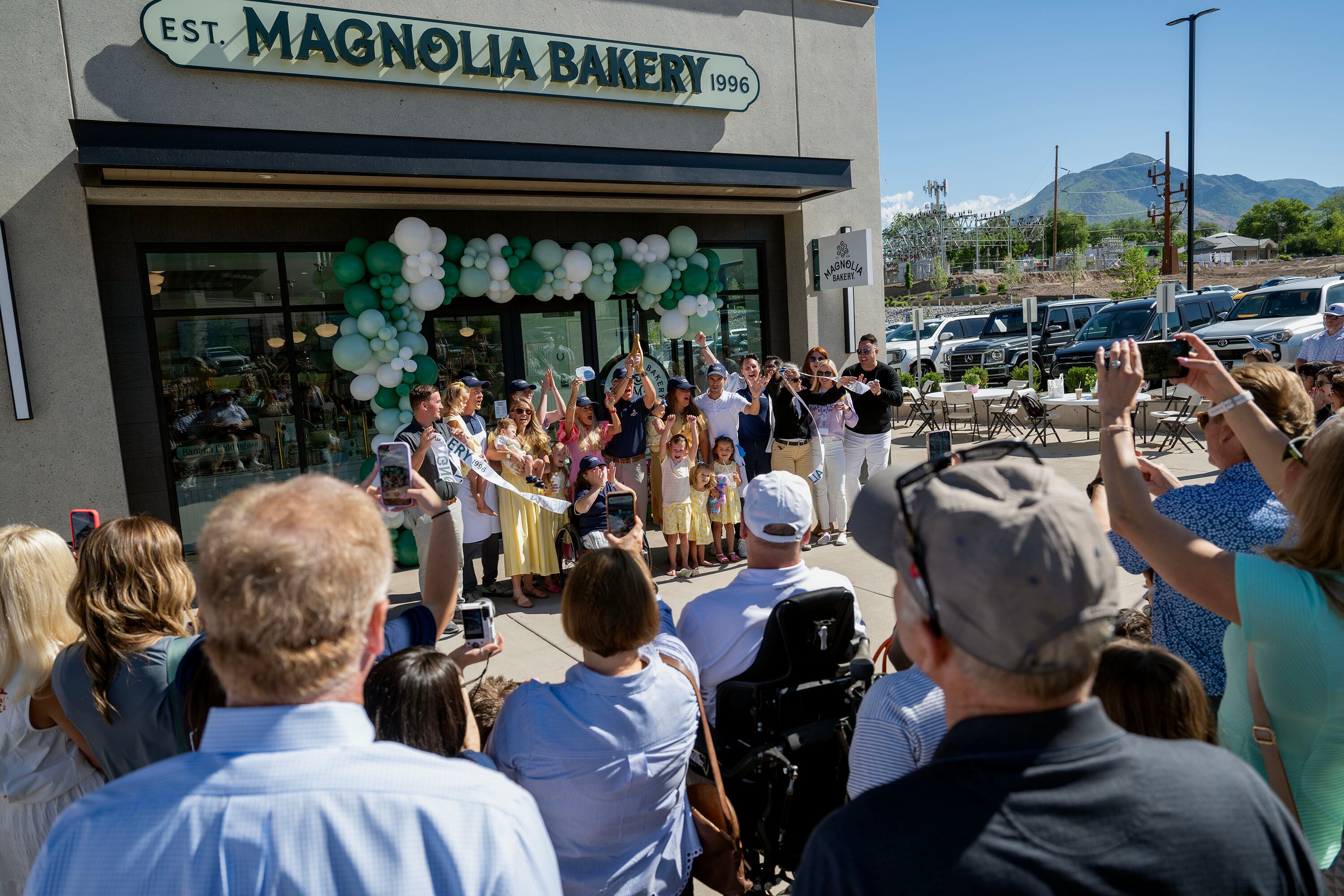 Wildly popular Magnolia Bakery arrives in Utah with major debut