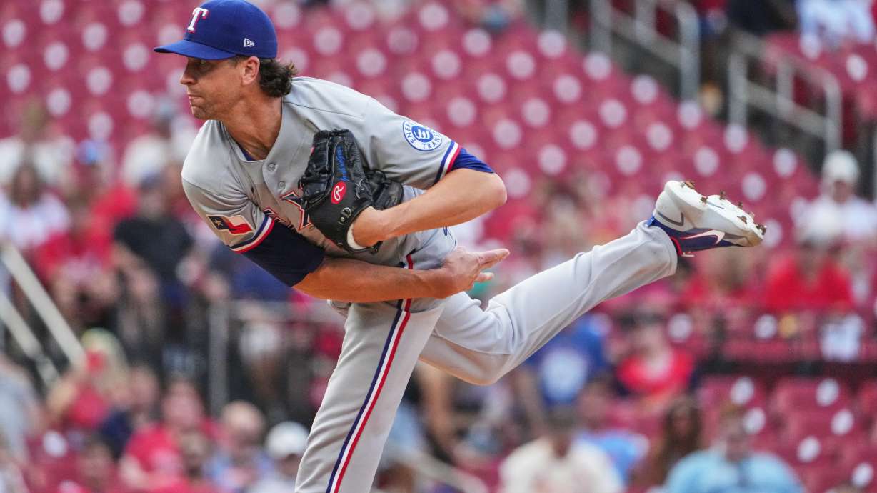 Texas Rangers starting pitcher Jacob DeGrom throws during the first inning of a baseball game against St. Louis Cardinals Monday, June 1, 2026, in St. Louis.