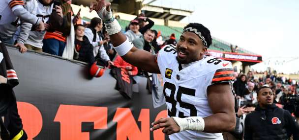 Garrett moves on after 9 seasons in Cleveland, the Browns' problems though still remain