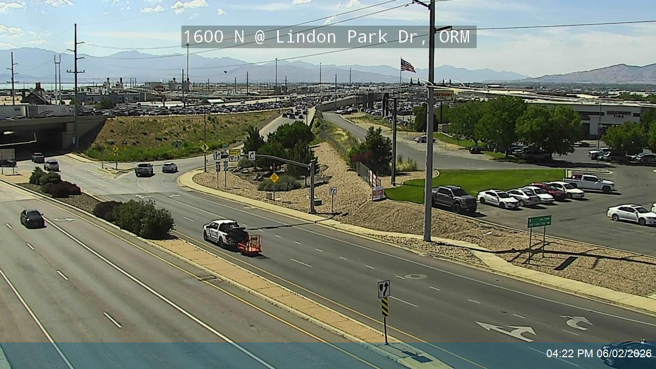 Semitruck crash blocking several lanes of I-15 in Utah County