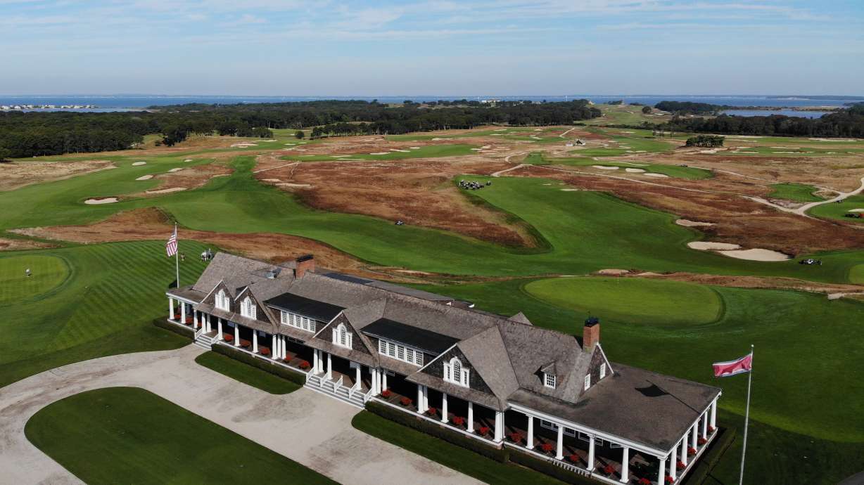 FILE - The clubhouse is seen at Shinnecock Hills Golf Club in Southampton, N.Y., Monday, Sept. 15, 2025. (AP Photo/Seth Wenig, File(
