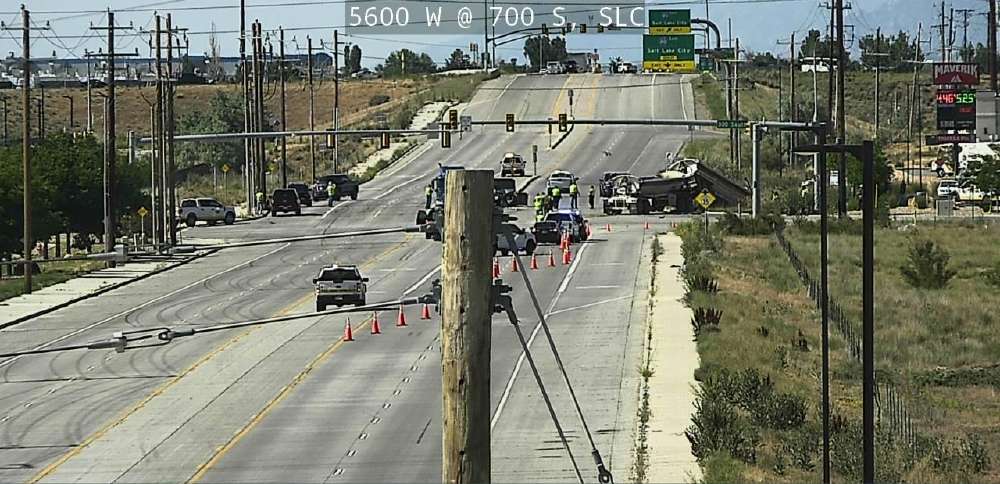 1 dead, 1 injured after semi and minivan collide in Salt Lake City