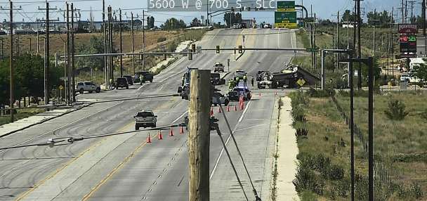 1 dead, 1 injured after semi and minivan collide in Salt Lake City