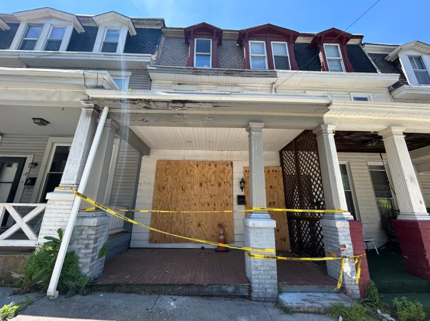 Couple charged after keeping hundreds of 'street rats' in home, court docs say