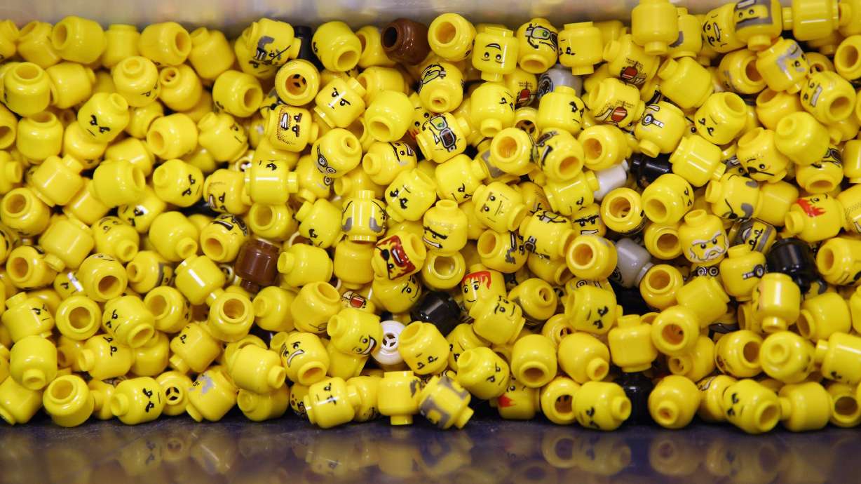 Bricks and Minifigs announced it reached a settlement with the family who claimed it took its legos in a broken consignment agreement.