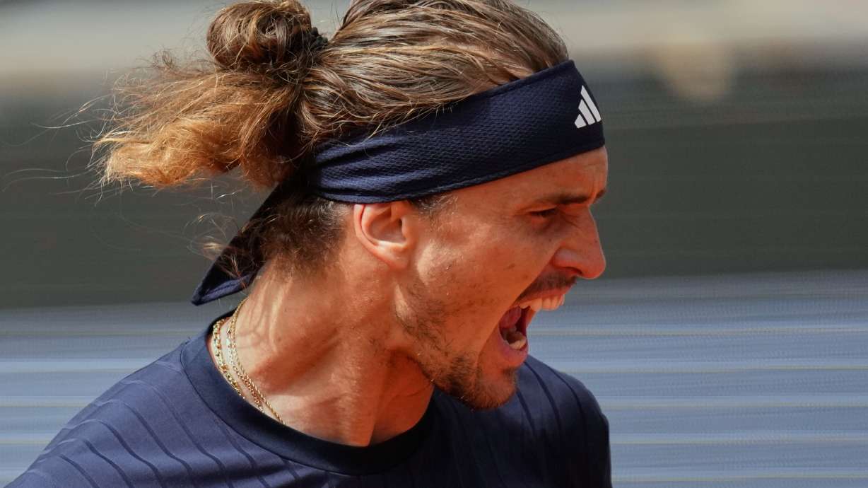 Germany's Alexander Zverev reacts during the semifinal tennis match against Czech Republic's Jakub Mensik at the French Open in Paris, Friday, June 5, 2026.