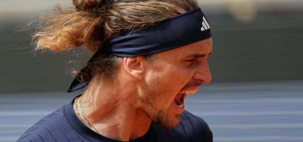 Zverev beats Mensik in French Open semifinals and nears elusive Grand Slam title