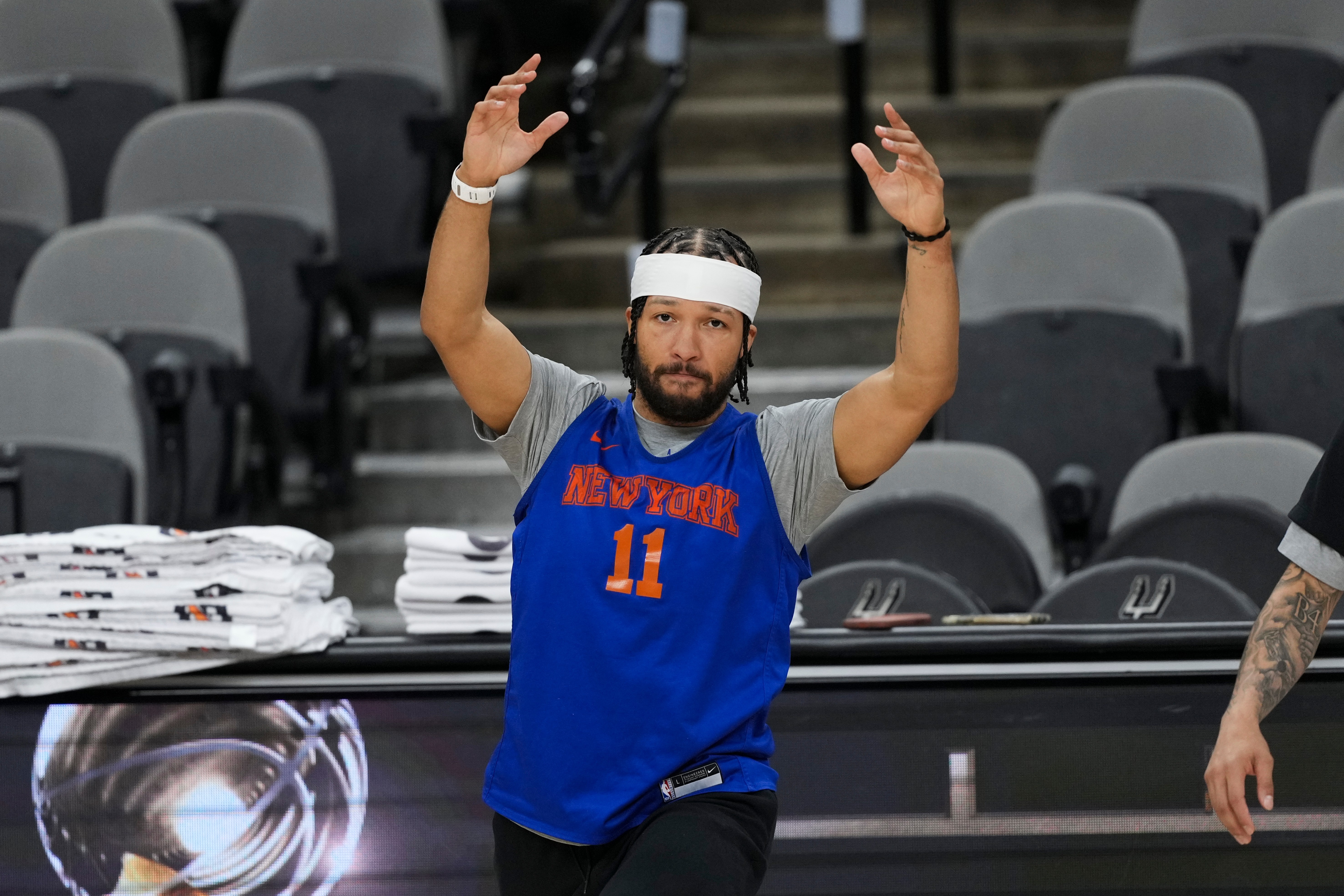 Game 2: Knicks looking to take command of NBA Finals, Spurs hoping to tie the title series
