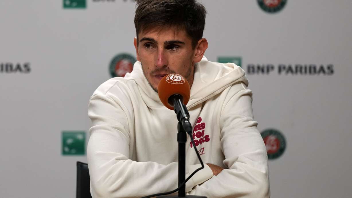 Italy's Matteo Arnaldi holds a press conference after witdrowing from a semifinal match due to an injury at the French Open in Paris, Friday.