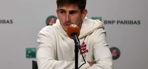Sick and sleepless Arnaldi pulls out of French Open semifinal after night of vomiting