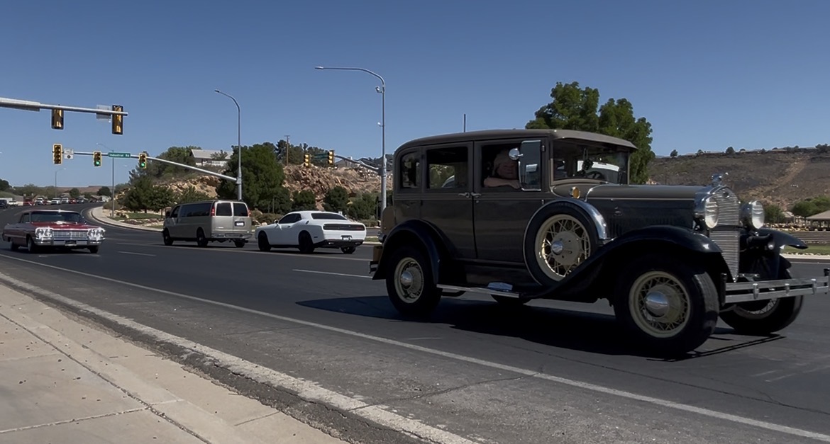 Southern Utah car enthusiasts hold precession for man who died driving Model T Ford