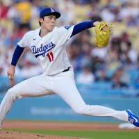 Freddie Freeman crushes a walkoff homer, lifting the Dodgers over the Angels 1-0
