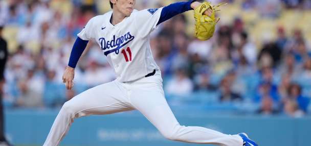 Freddie Freeman crushes a walkoff homer, lifting the Dodgers over the Angels 1-0