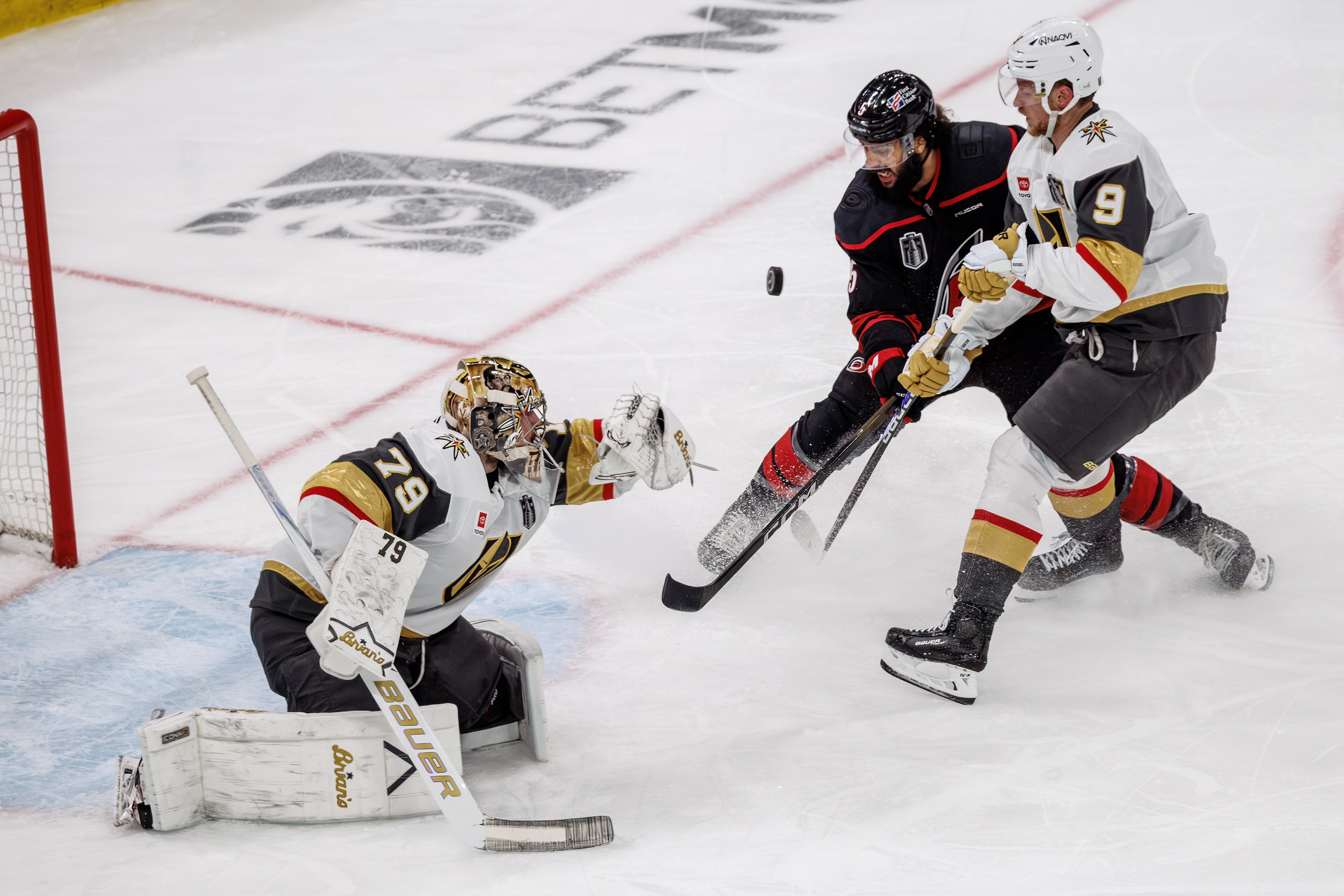 From Carolina jeers to Vegas cheers, Carter Hart faces a different Stanley Cup Final test