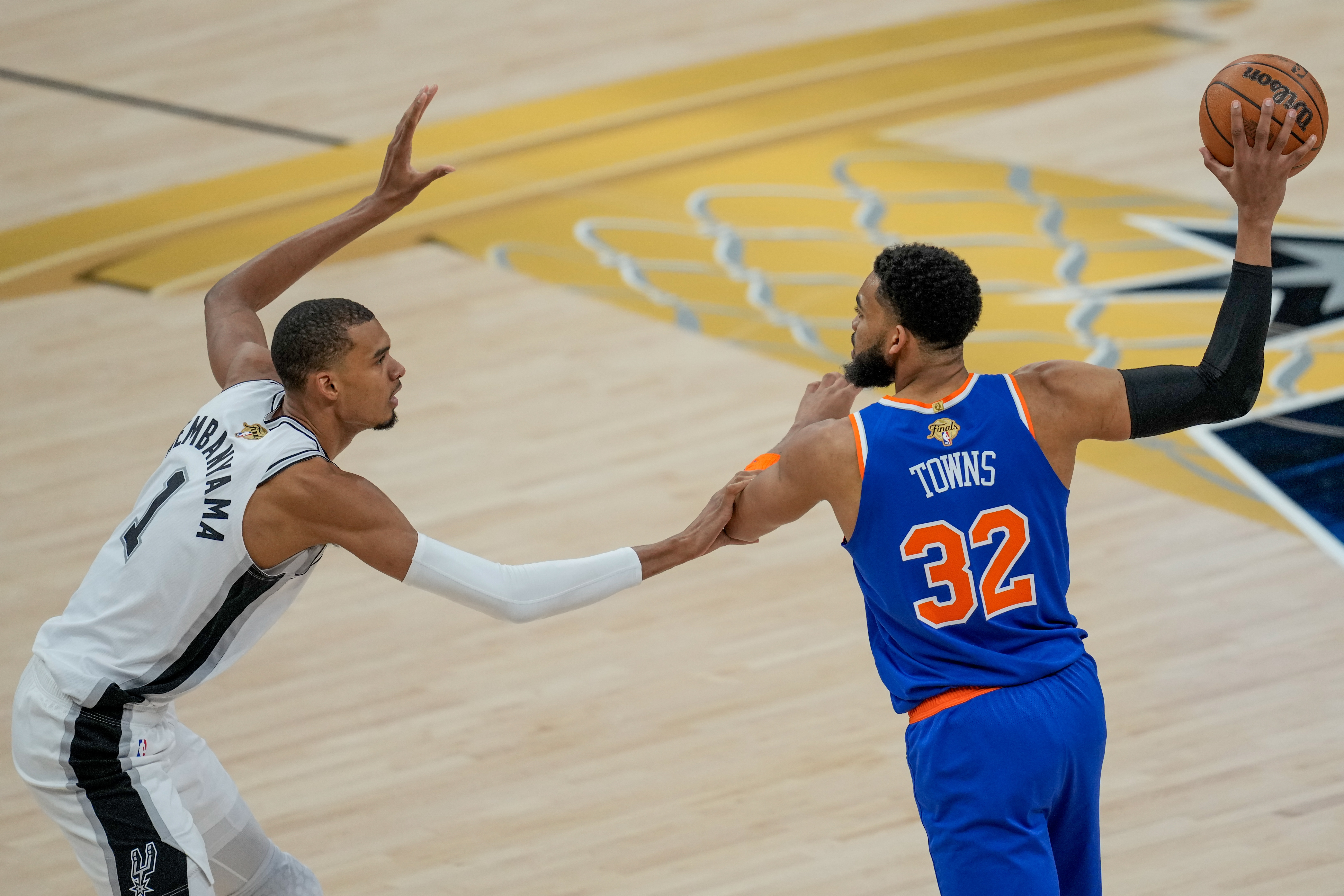 Spurs-Knicks Game 3 of the NBA Finals is a hot ticket with the potential for a wild scene