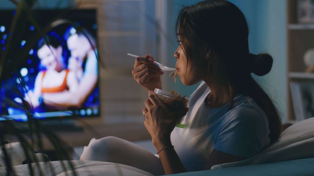 New, early research may add to the list of health harms from eating late at night.