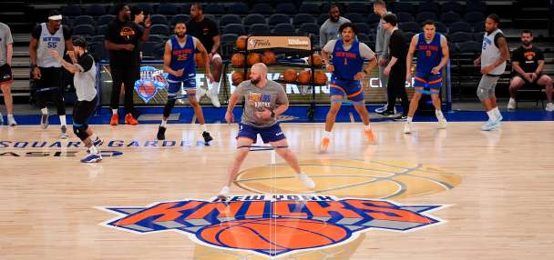 Knicks say $1 million was the winning bid for 2 celebrity row seats for Game 3 of the NBA Finals