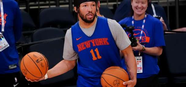 The Knicks try to move to the brink of a title in Game 3 of the NBA Finals against the Spurs