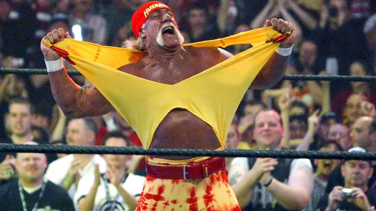 Famed wrestler Hulk Hogan fires up the crowd between matches during WrestleMania 21 in Los Angeles, April 3, 2005. Hogan died of natural causes last year, according a report by Florida police that formally closes the investigation into his death.