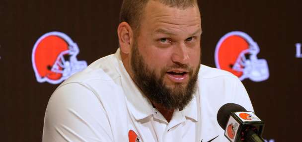 Joel Bitonio announces retirement after 12 seasons, all with the Cleveland Browns